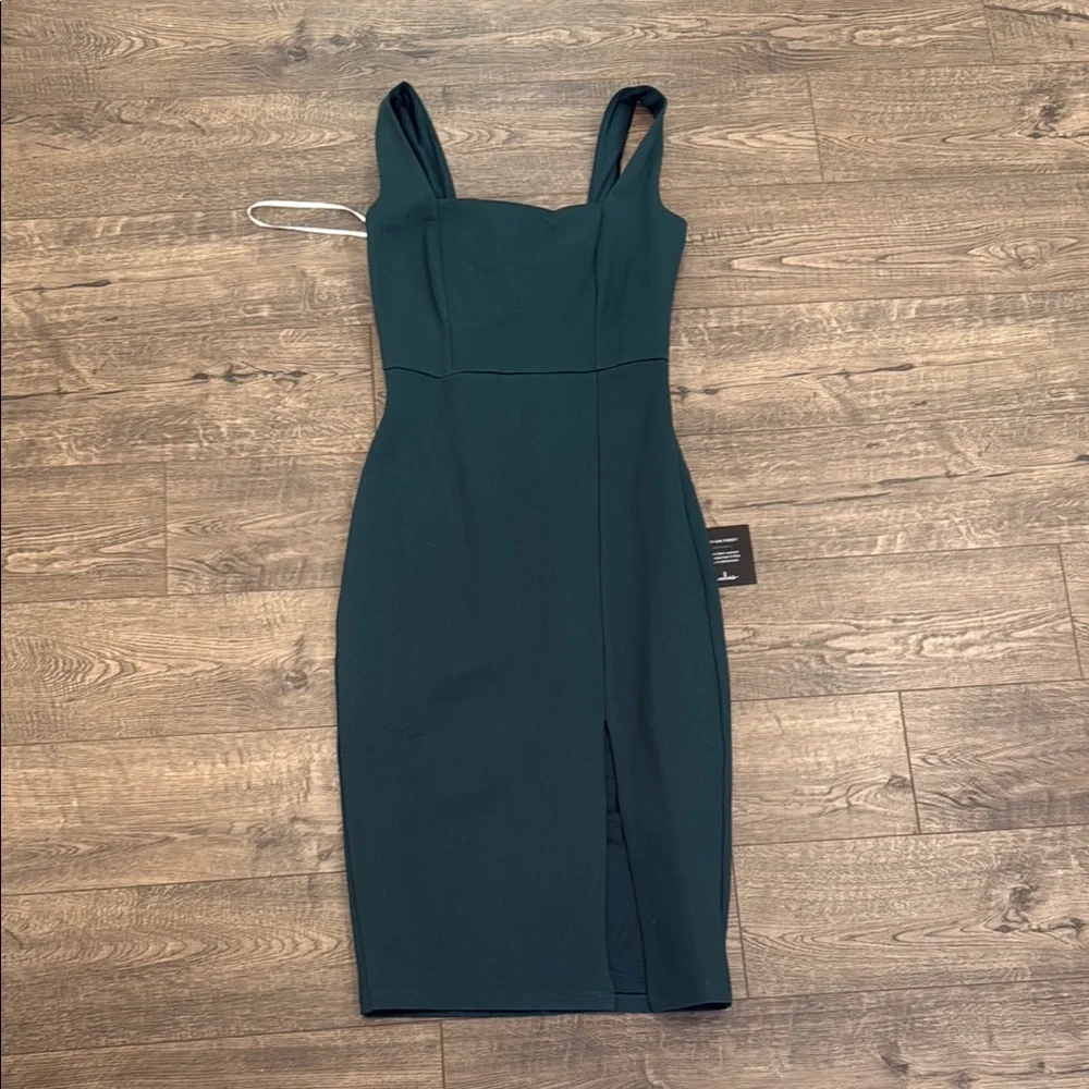 Elegant Green Dress - Picture 3 of 5